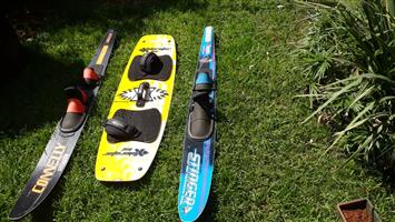 Water Skis Connelly, Stinger and Wake Board 