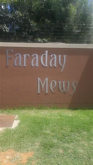 Duplex townhouse in Vaalpark.