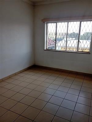 2 beds 1 bath Flat/apartment