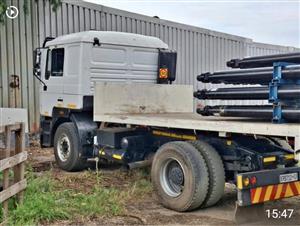 2008 SHAANXI TRUCK ( 4X2) with Tri Axle Flatdeck Trailer.