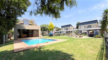 Modern 2-Bedroom Apartment in a Secure Complex