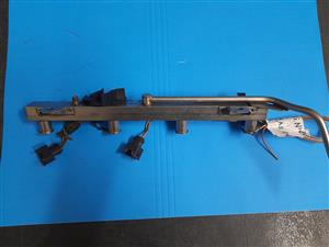 BMW E46 318i N42 injector rail for sale 