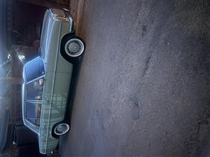 Mercedes BenzW115 1979 230.4 manual