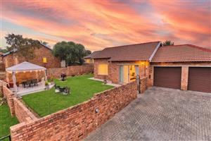 Townhouse For Sale in Radiokop