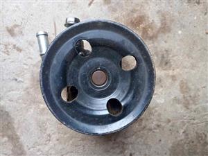 FORD RANGER T6 POWESTEERING PUMP IN GOOD CONDITION
