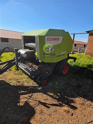 2015 Claas Rollant 340