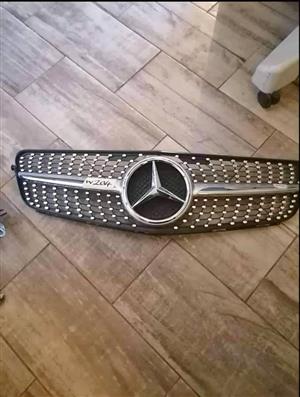 Mercedes Benz W204 Diamond grill