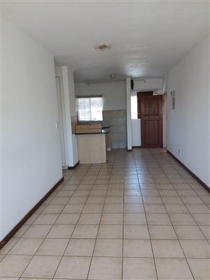 Flat to rent in Karenpark Akasia