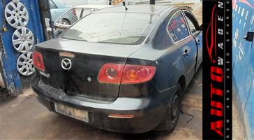 Stripping Mazda 3   1.6 