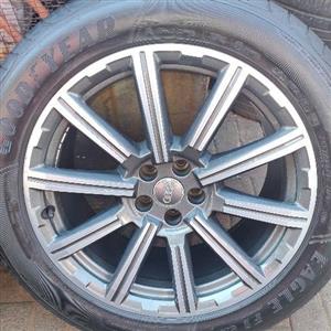 AUDI Q7 20INCH OEM MAGS AND TYRES 