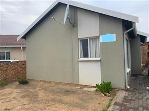 2 Bedroom House to Rent in Cosmo City