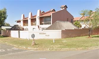 3-Bedroom Duplex in Secure Complex – Garden, Lapa & Modern Kitchen