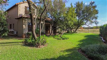 Free-standing townhouse available in a highly sought-after estate