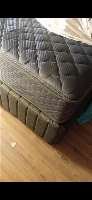 Queen size bed new