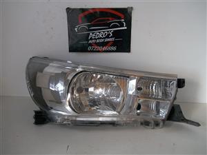 Toyota Hilux '16-'23 right headlight