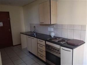 Ferndale open plan bachelor flat to rent for R4200