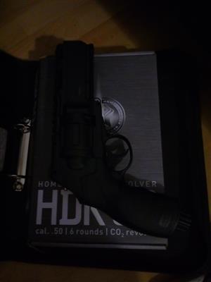 Hdr50 brand new,,,,,never shot a bullet,,,come with bullets....Urgent sale