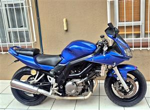 SUZUKI SV 650 CC (AMAZING CONDITION)