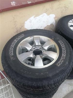 Toyota Hilux 16inch (WITH USED TYRES)