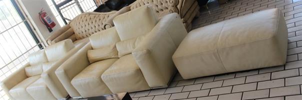 KELVIN GIORMANI 2 PIECE LEATHER LOUNGE SUITE WITH OTTOMAN S063992A