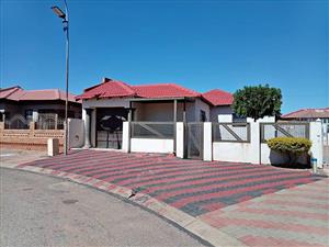 3 bedroom house for rental in Mabopane X-ext
