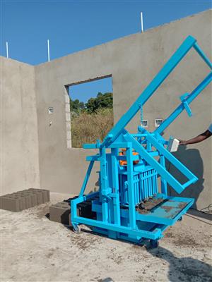Decking blocks making machine