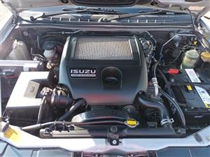 USED 2012 ISUZU KB300 D-TEQ LX DOUBLE CAB BAKKIE FOR SALE 