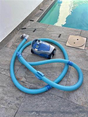 Zodiac mx 6 pool cleaner perfect working condition.