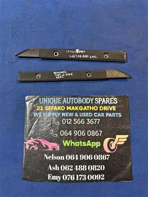 Land Rover Defender L663 Rear Roof Rail Set