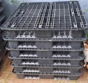 Plastic Pallets 1.3m x 1.1m x 15cm height For Sale Jhb South Rispark