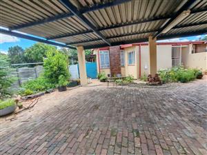 l 3 Bedroom house for sale with a swimming pool in Sasolburg Ext 23
