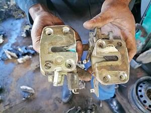 Mazda 323 door locking mechanism