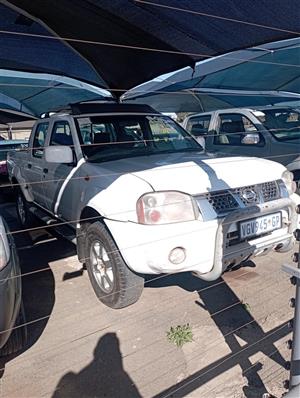 2004 Nissan Hardbody Double Cab 