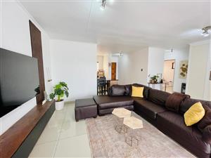 A MUST SEE!!! Modern 2 bedroom townhouse for sale in Meyersdal !!!