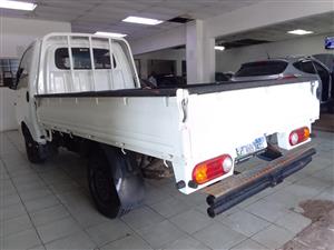 2017 HYUNDAI H100 2.0 DIESEL  92000km WHITE COLOR   