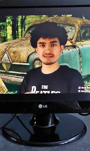 LG 24 INCH COMPUTER MONITOR