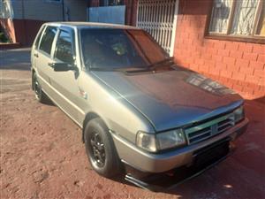 2000 model Uno 1.4 5speed 