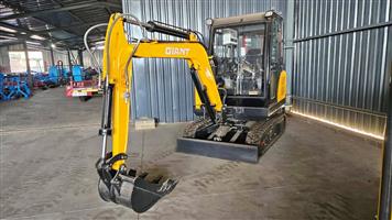 3 TON EXCAVATOR GIANT