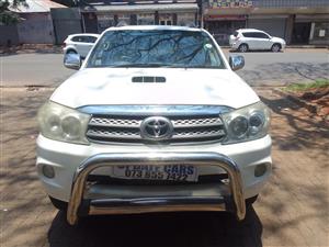 2010 Toyota Fortuner 3.0 D4D 4x2 Diesel  White Color Manual  
