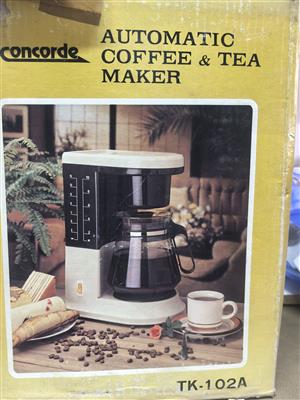 Automatic coffee and tea maker 