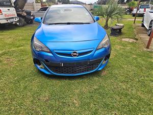 Opel Astra 2.0 turbo opc
