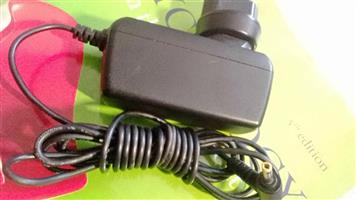 19v~1,26A Small Yellow Pin Laptop Adapter