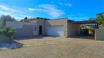 Modern Comfort & Versatile Living in Kloofview Estate