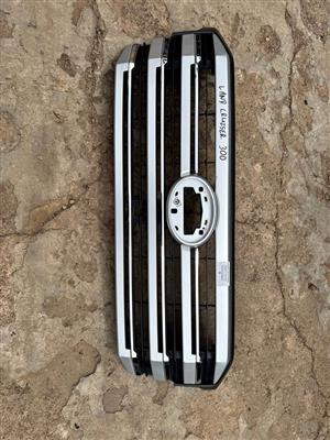 Toyota Land Cruiser 300 Main Front Grill