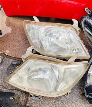 Toyota Hilux D4D headlights