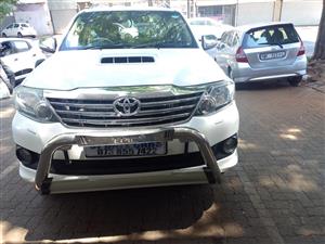 2009 TOYOTA FORTUNER 3.0D4D  WHITE COLOR
