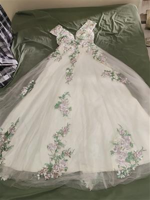 Ivory Embroidered wedding dress never worn silk and mesh size 32 