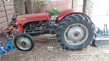 Vaaljapie tractor with slasher needs service