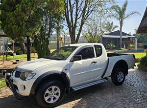 Mitsubishi Triton 2.5 Di-D Club
