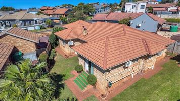 Well-maintained 3-bedroom, 2-bathroom face brick home in Safari Gardens.